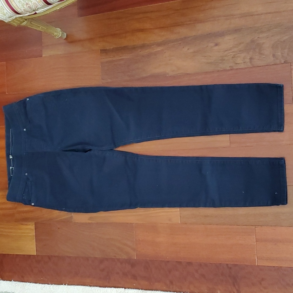 Levi's dark blue Jeggings. Size 27.